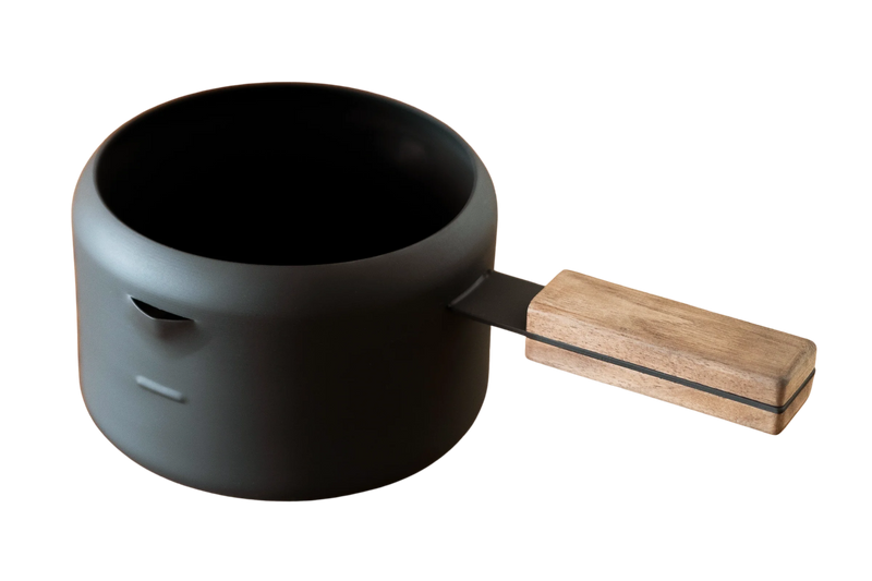 ツレヅレハナコ×オレンジページ「ふたつき鉄製揚げ鍋 13cm」|【公式 ツレヅレハナコ×オレンジページ「ふたつき鉄製揚げ鍋 13cm」|【公式