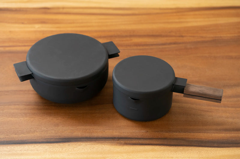 ツレヅレハナコ×オレンジページ「ふたつき鉄製揚げ鍋 13cm」|【公式 ツレヅレハナコ×オレンジページ「ふたつき鉄製揚げ鍋 13cm」|【公式