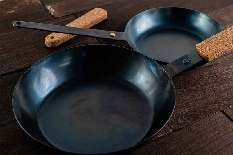 Iron frying pan with integrated handle (ordinary steel sheet)